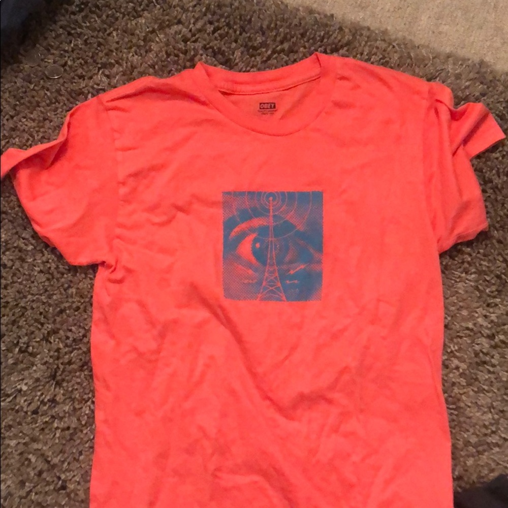 Salmon pink men’s obey short sleeve